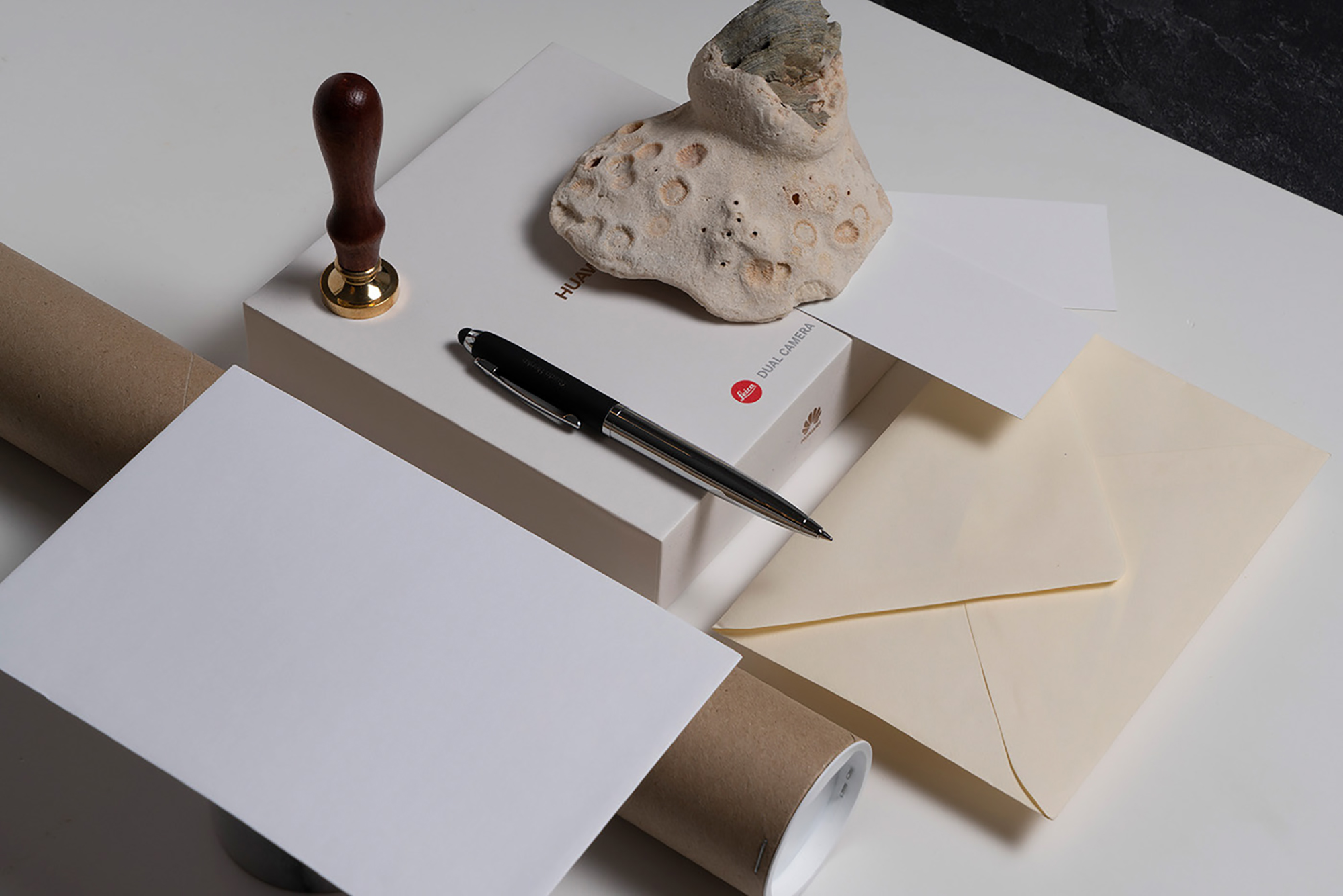 Free Branding Set Mockup presentation image